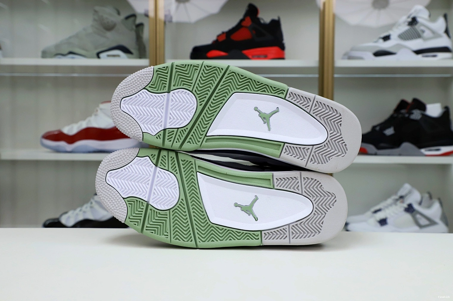 4 JORDAN AIR 